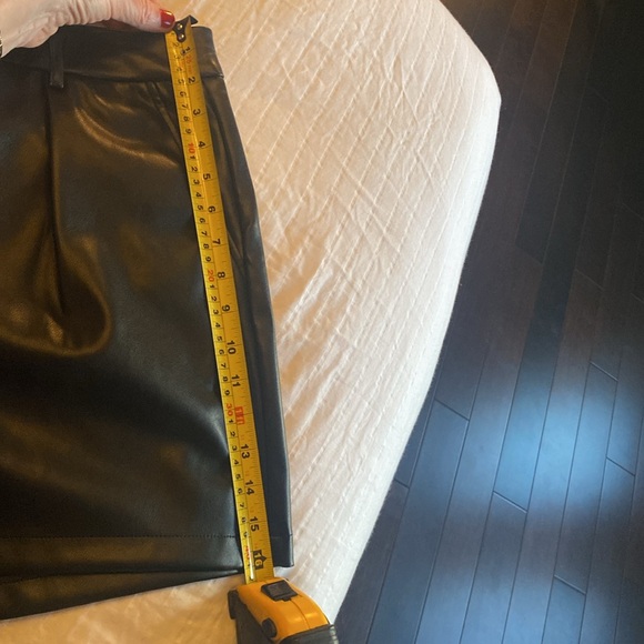 7 For All Mankind Leather Like Shorts - Picture 8 of 8